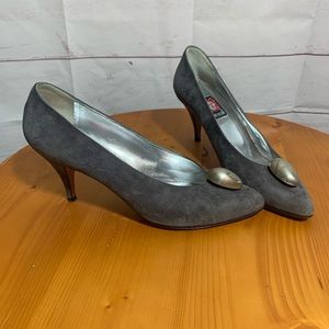 Women's size 7 M vintage Anne Klein Shoes Gray Suede Made In Italy pointed toe